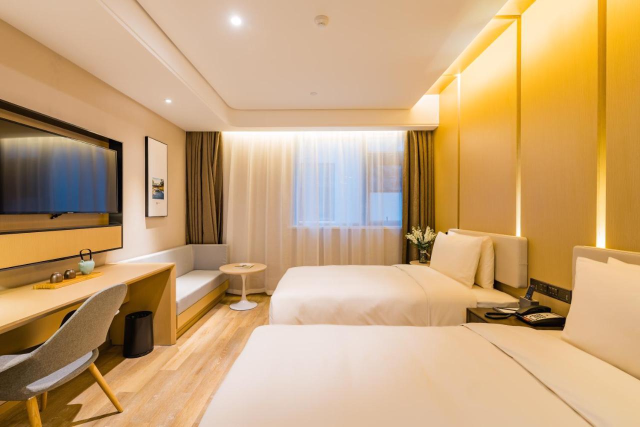 Atour S Oriental Pearl Tower Hotel